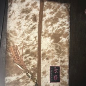 Makeup Junkie Lola Tan